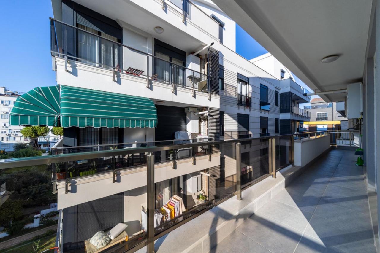דירות אנטליה Central Flat With Balcony Near Sea In Muratpasa מראה חיצוני תמונה