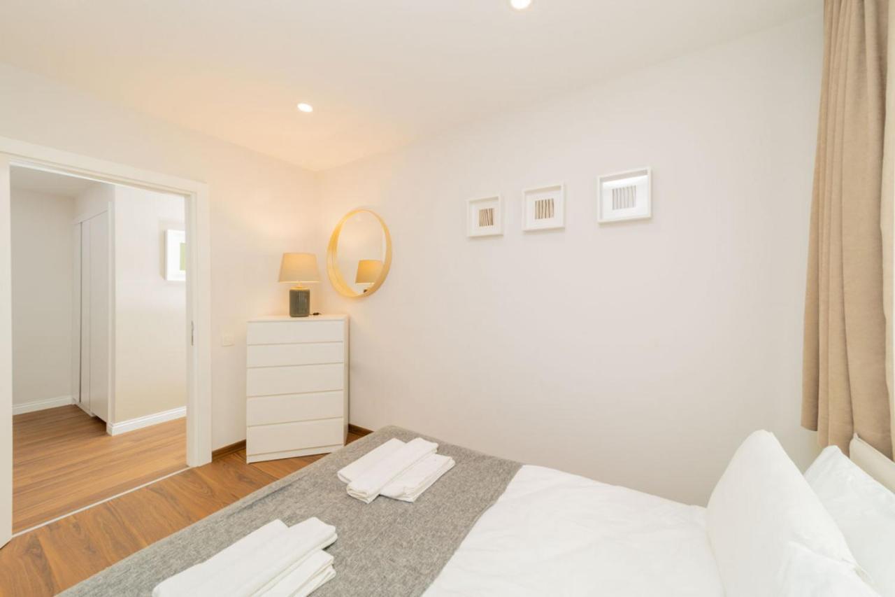 דירות אנטליה Central Flat With Balcony Near Sea In Muratpasa מראה חיצוני תמונה
