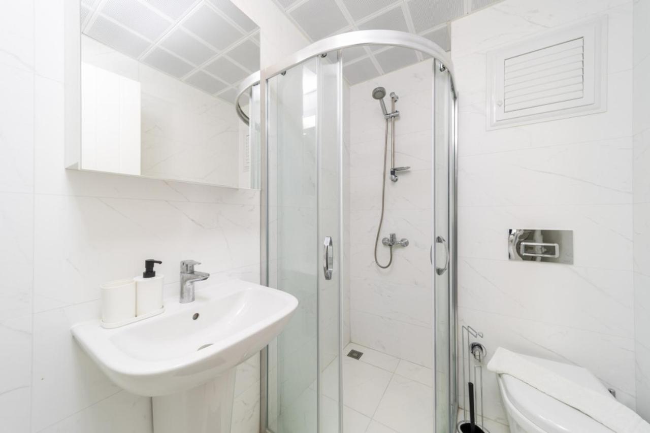 דירות אנטליה Central Flat With Balcony Near Sea In Muratpasa מראה חיצוני תמונה